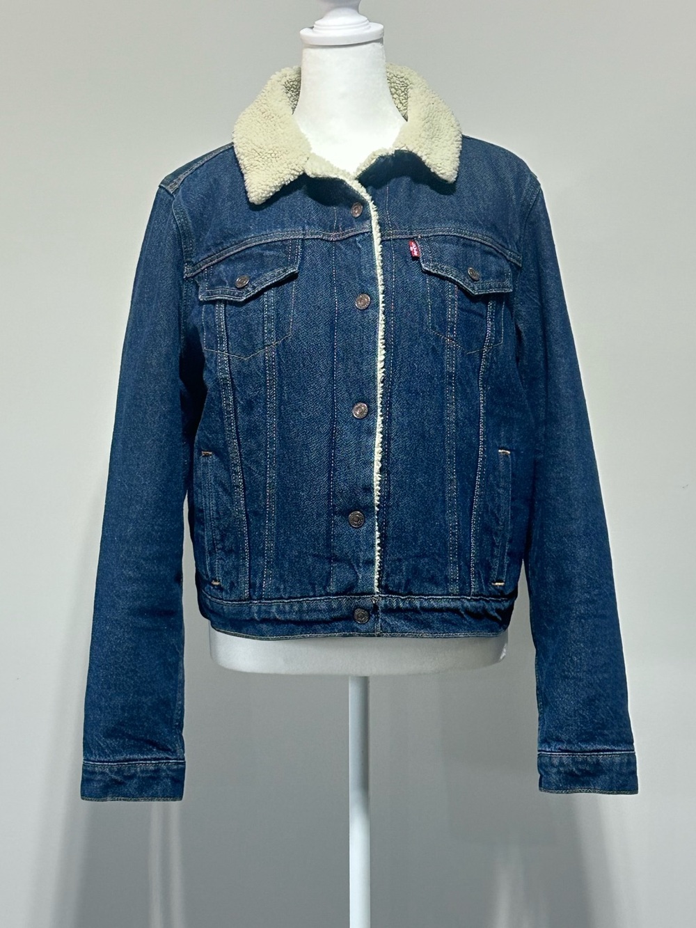 Levi’s Sherpa Trucker Jacket Women’s XL Cropped Dark Wash Denim Quilt Lined
